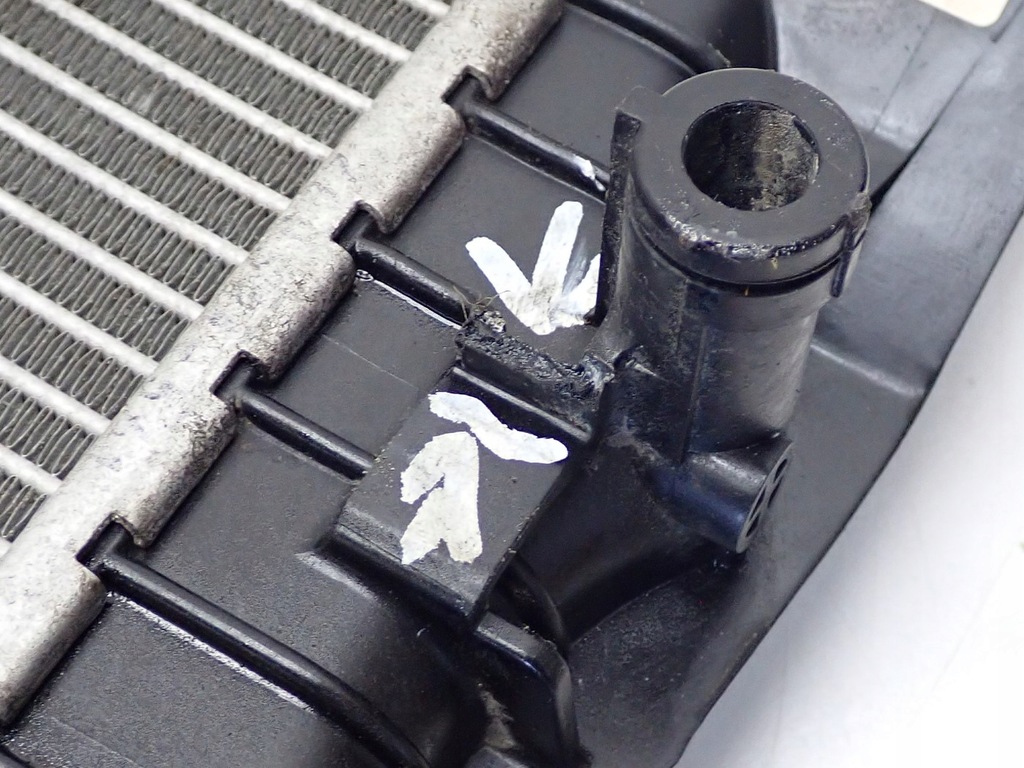 фото №8, Радиатор wody оригинал europa 8586321 bmw 2 f45 f46 216d 1.5d 85kw 21r