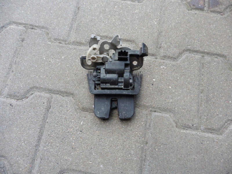 фото №1, Audi q5 замок кришки задня