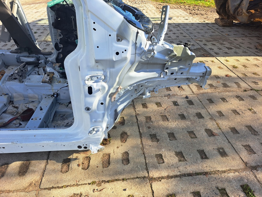 фото №4, Ford tourneo connect lift чверть блок двигуна правий перед