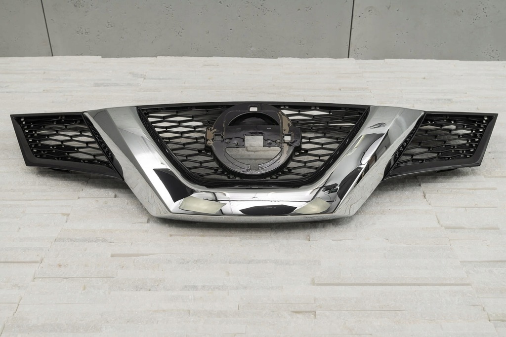 фото №7, Nissan rogue 2014-2017 решётка радиатора с отверстие na камера