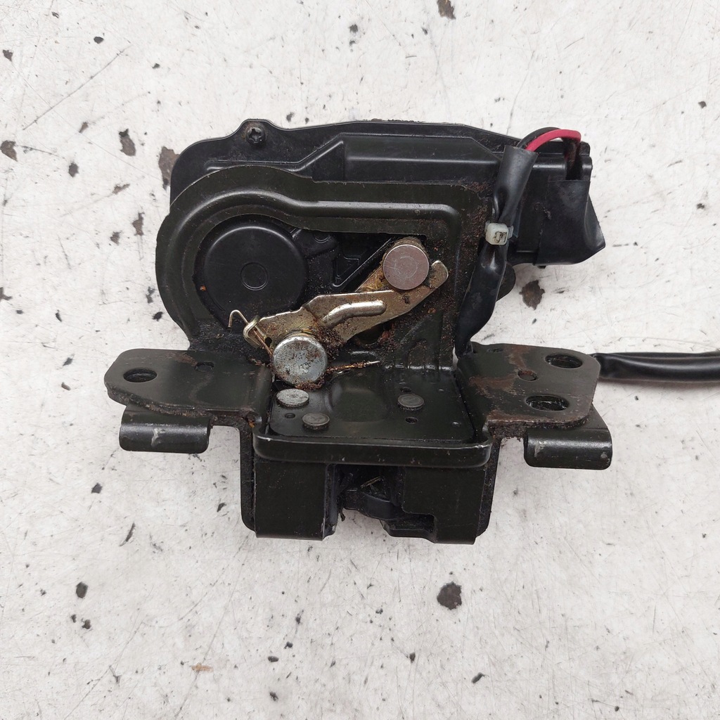 фото №8, Toyota prius ii 2 замок кришки багажника