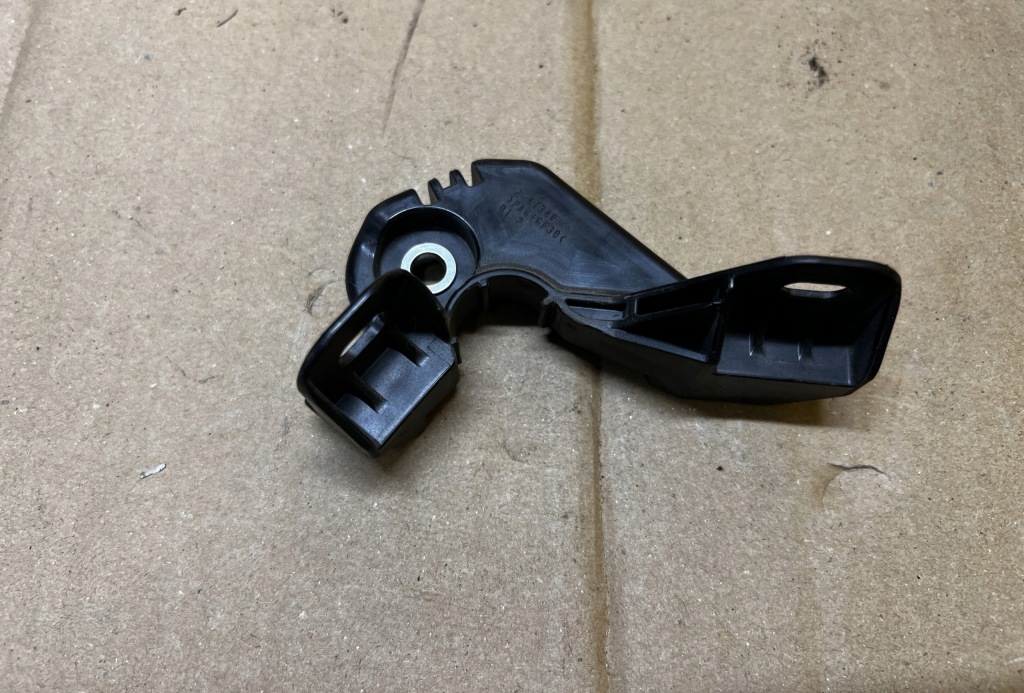 Купити Кронштейн трубки труби трубка egr toyota auris ii 1.8 hybrid