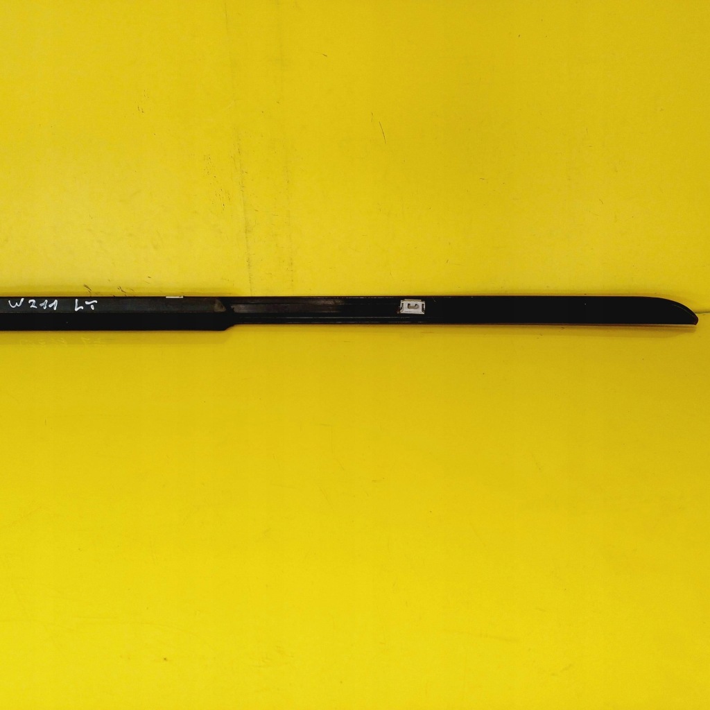 Молдинг уплотнитель левая задний mercedes benz e w211 nr148 Киев