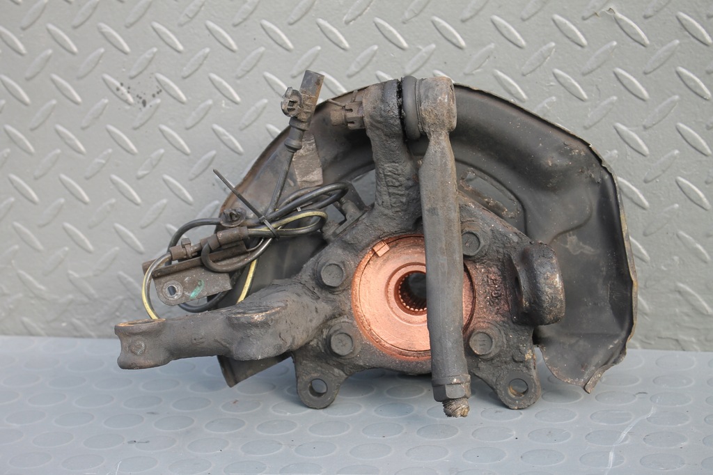 фото №4, Поворотный кулак правый перед toyota verso 1.8 09-18