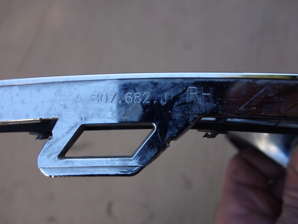 Решётка бампера bentley bentayga 36a правый перед хромированная Цена