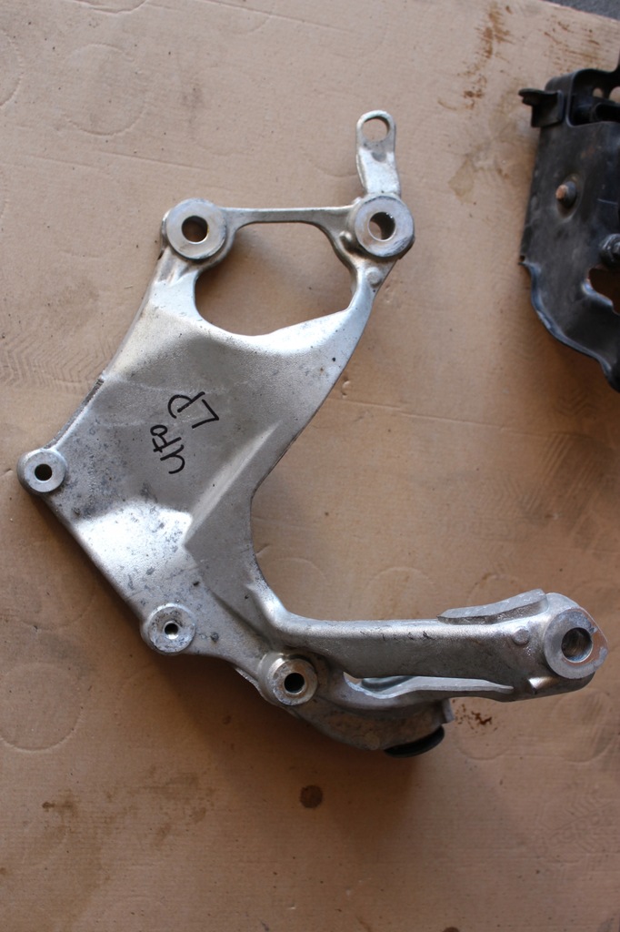 фото №1, Honda civic ufo viii кронштейн важеля ліва кронштейн