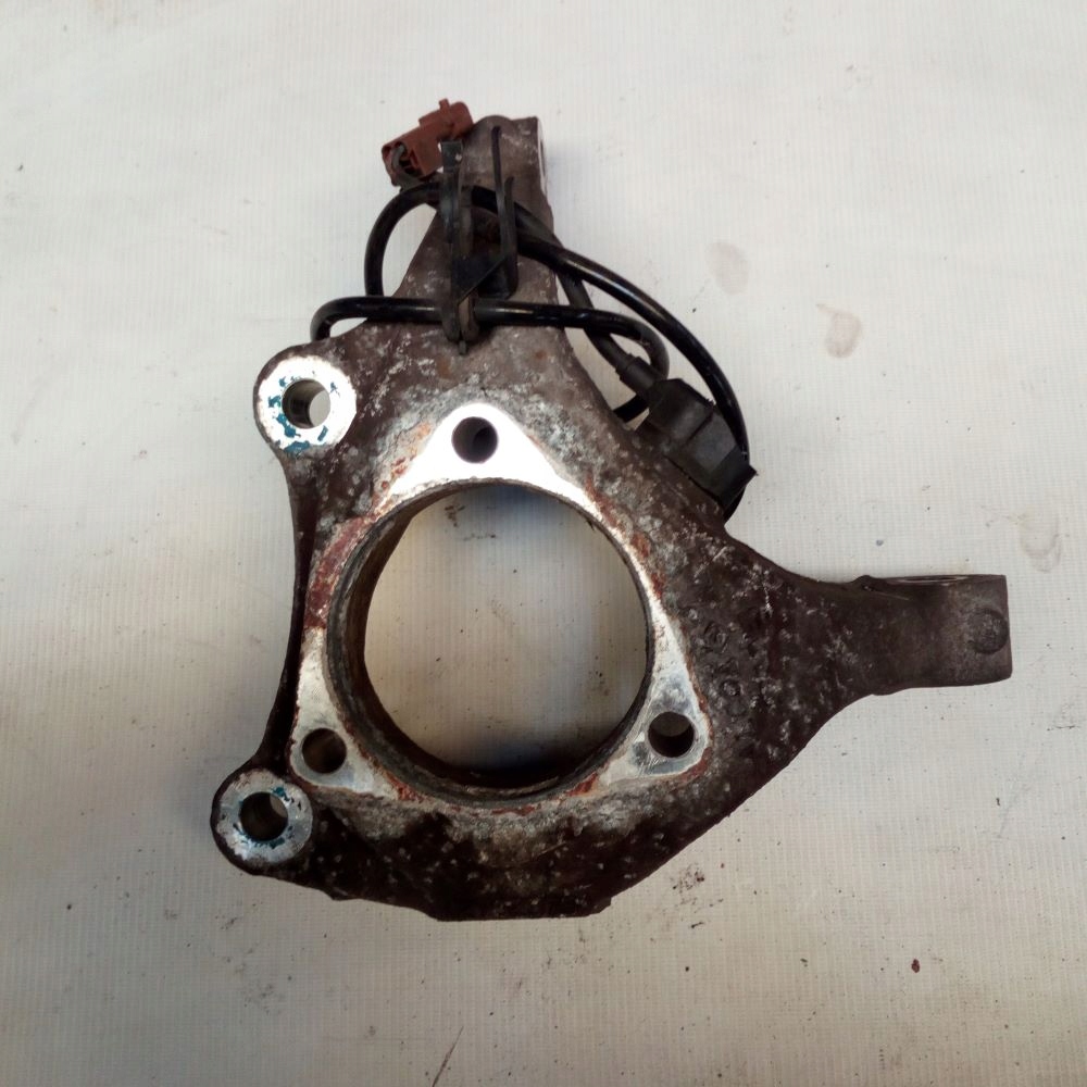 фото №1, Поворотный кулак левая перед saab 9-5 95