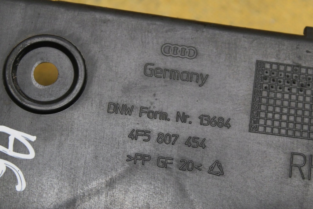 Направляющая бампера правый задняя a6 c6 sedan 4f5807454 с Разборки