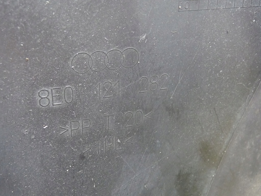 фото №6, Audi a4 b6 s4 4.2 bbk повітропровід впуск повітря права 8e0121282