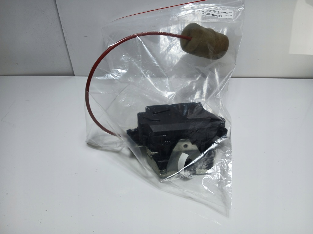 Замок крышки багажника задний mercedes ml w164 оригинальный номер a1647400635 Киев