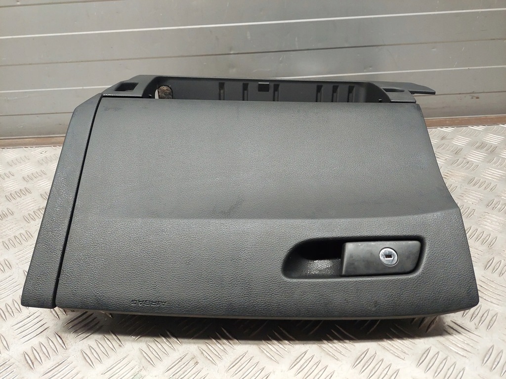 фото №7, Audi a4 s4 b9 8w1880302 перед сторона правая другое