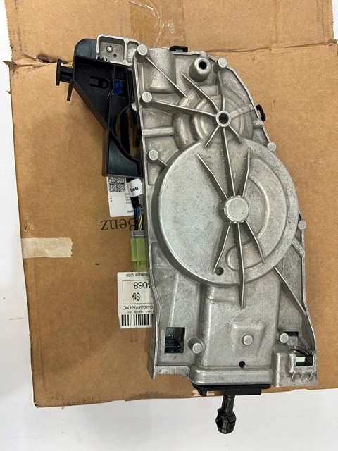 фото №1, Mercedes w206 c200 22r привід доводчик модуль кришки a0999064703