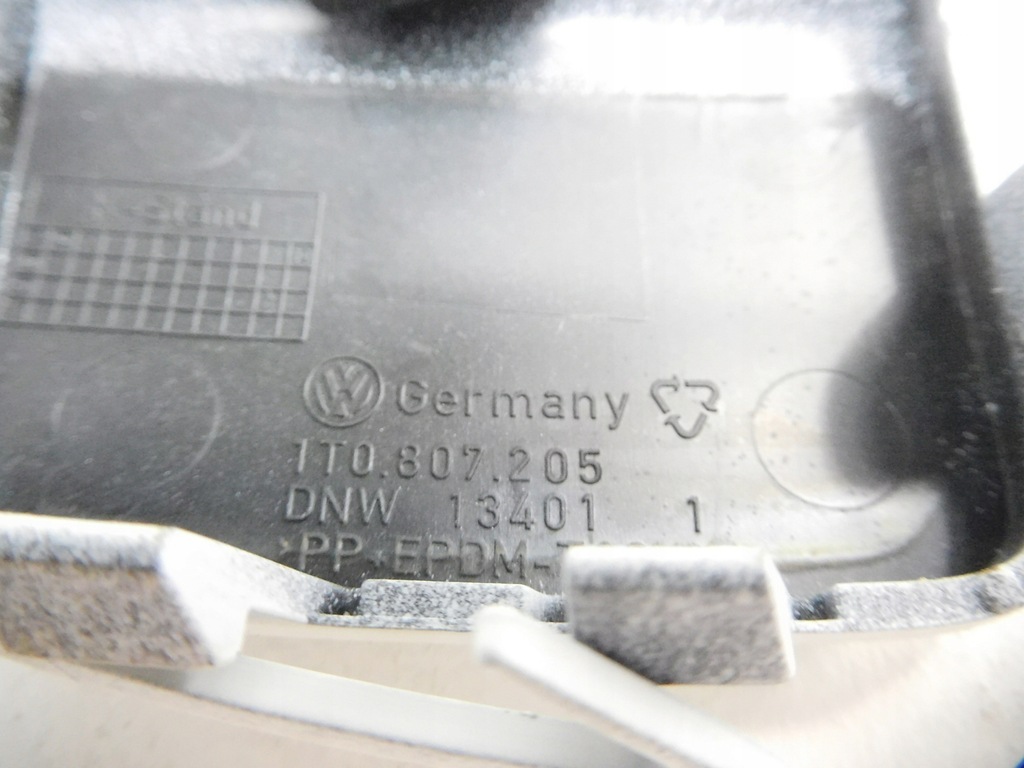 фото №7, Заглушка передній бампера vw touran 1t0807205