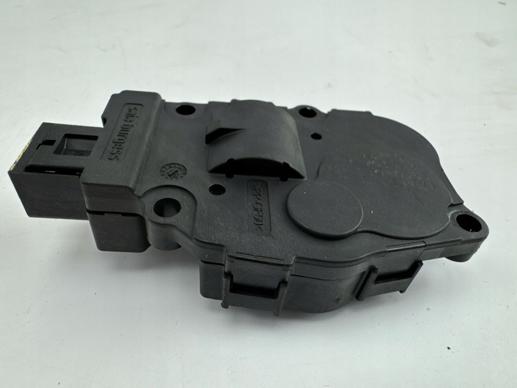 фото №5, Bmw 1 f20 f21 2015 моторчик крышка обдув