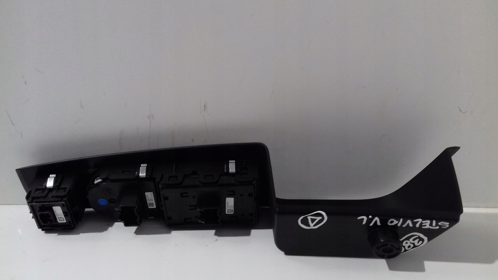 фото №7, Alfa romeo stelvio панель окон переключатель 01561291690