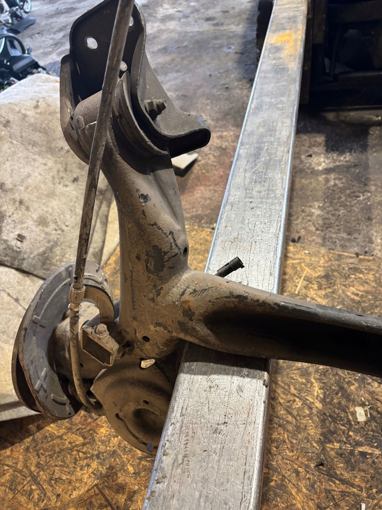 Балка задняя oś ssangyong tivoli 15- с Разборки