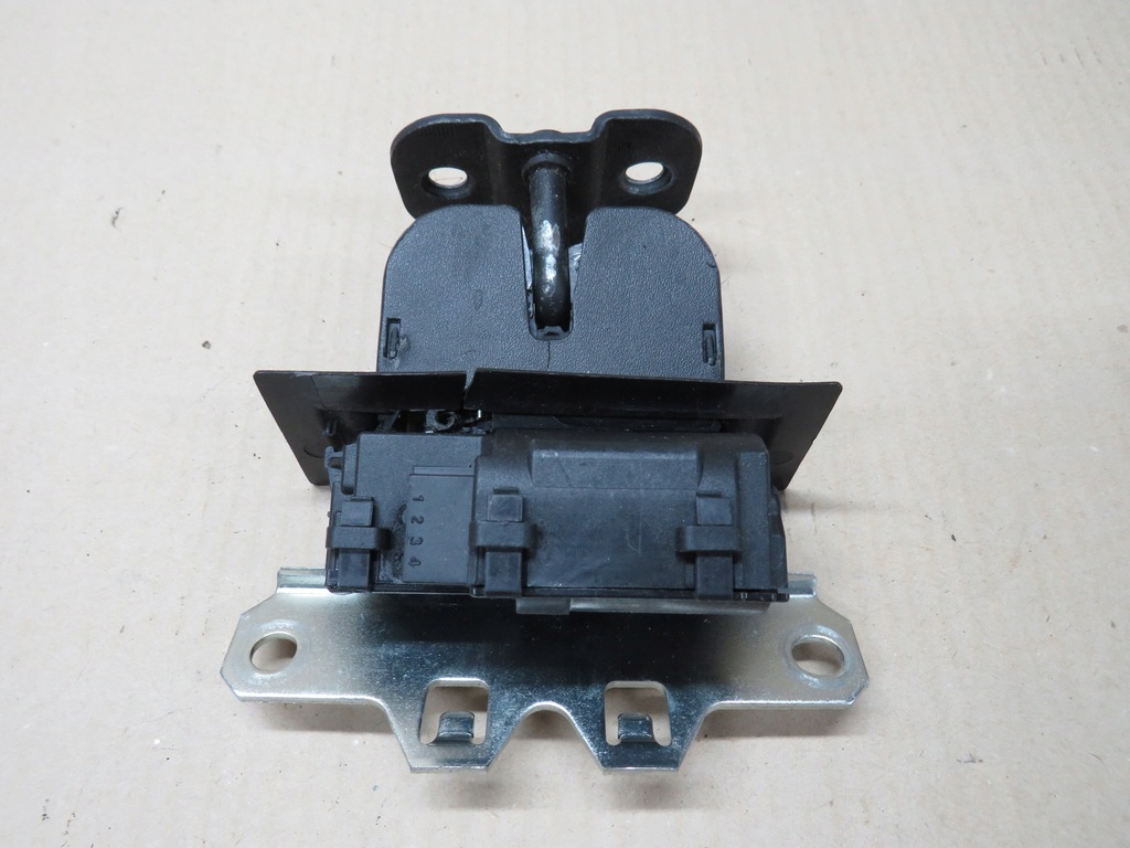 фото №1, Opel insignia a lift замок кришки засувка 13276273