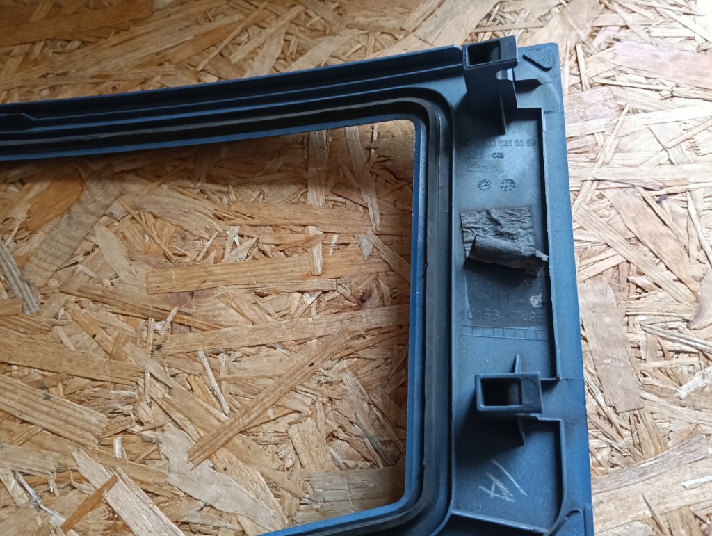 фото №8, Рамка лампы перед правый a9608260059 mercedes actros