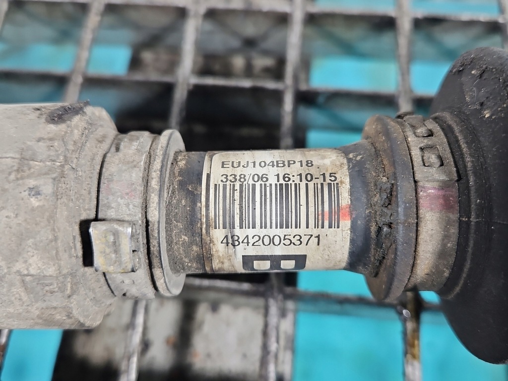 фото №4, Привідний вал перед ліва toyota corolla verso ii 2.2 d4d механічна коробка передач 6b