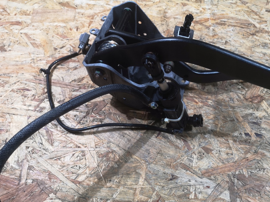 фото №5, Педали тормоза сцепления механическая коробка передач помпа dodge challenger 2011-