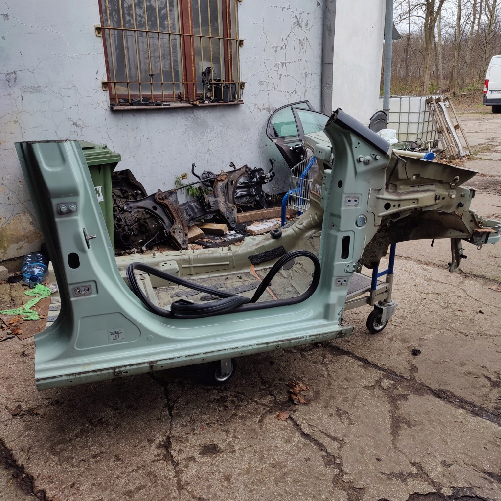 фото №1, Citroen c3 iii чверть лонжерон поріг блок двигуна правий elsb