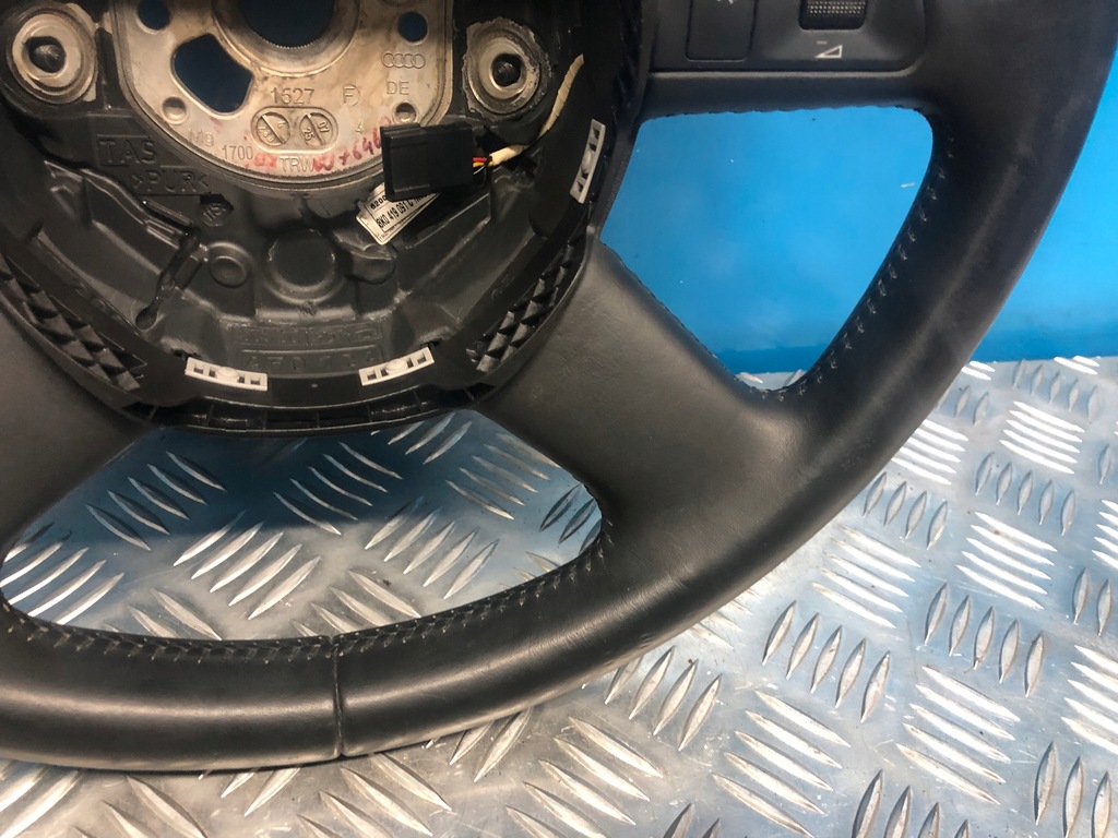 фото №8, Audi a4 b8 a5 8t воздуховод кожа кожаный лепестки переключения