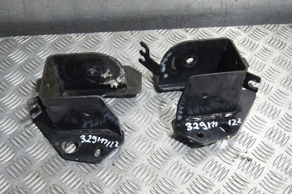 фото №1, Кронштейн балка подвеска задняя renault express