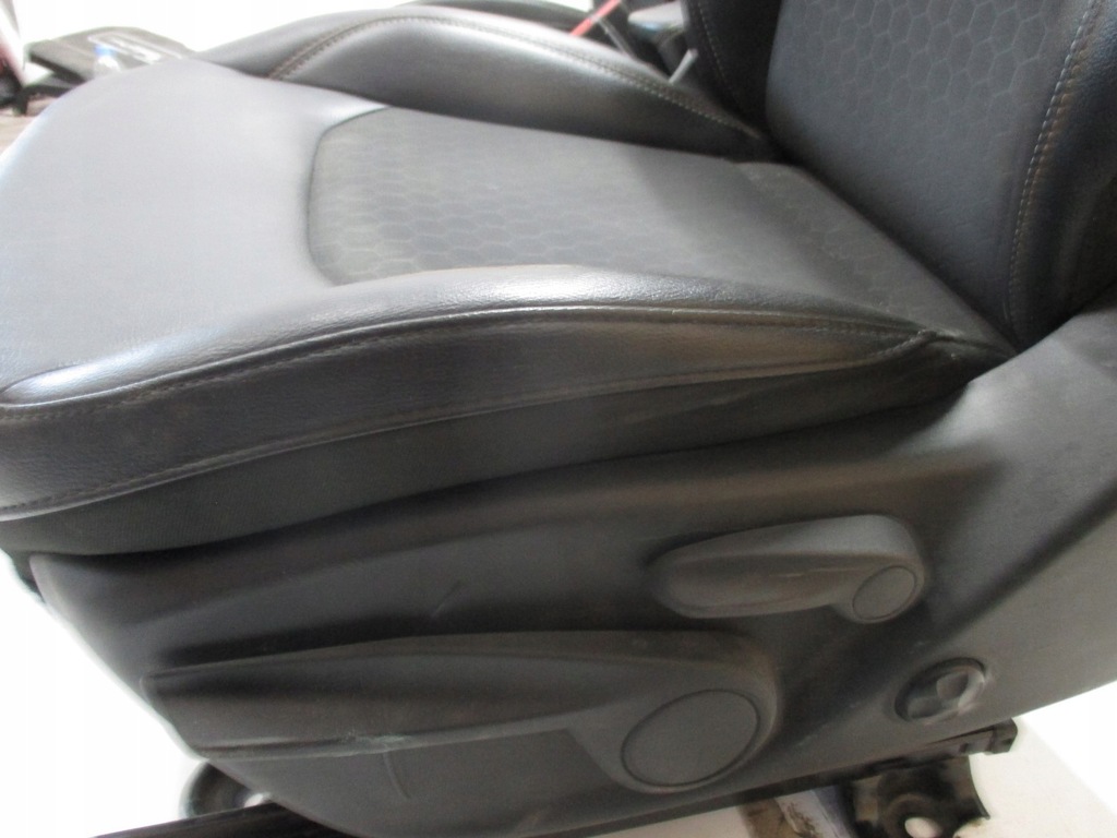 фото №8, Обивка pół кожа сиденья jeep compass ii