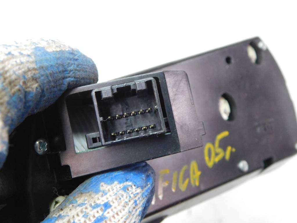 Chrysler pacifica 2005r часы приборная панель p04685911ac Недорого