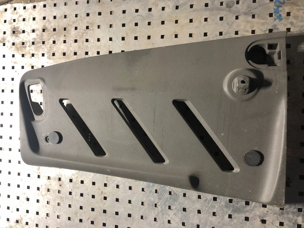 фото №1, Пластик козирок правий master iii 8200792032