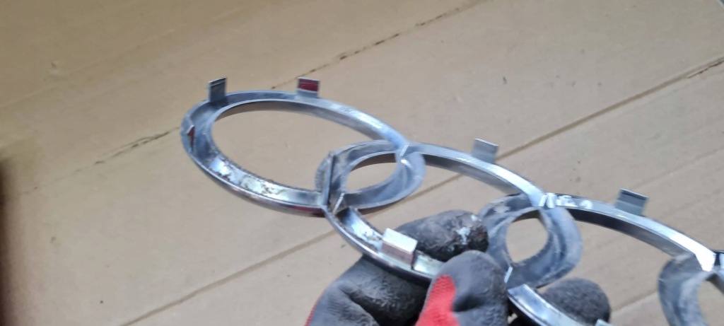 Audi q3 83a емблема значок хром решітка емблема audi 4ke853605 Київ