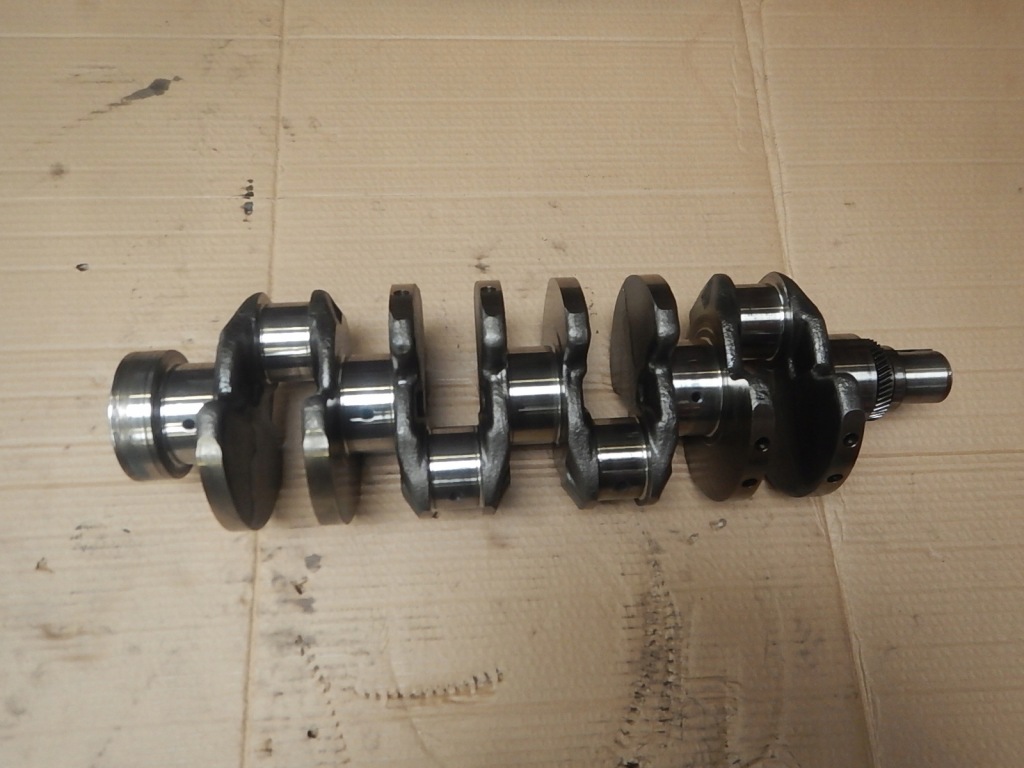 Купити Wał колінчастий kia carnival i hyundai terracan 2.9 crdi 127 144 150 km j3