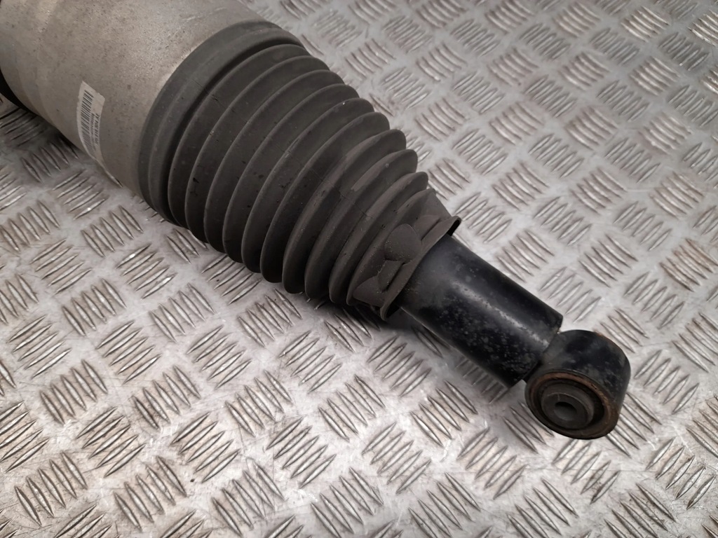 фото №6, Porsche cayenne 7p5616504ae задня права амортизатор