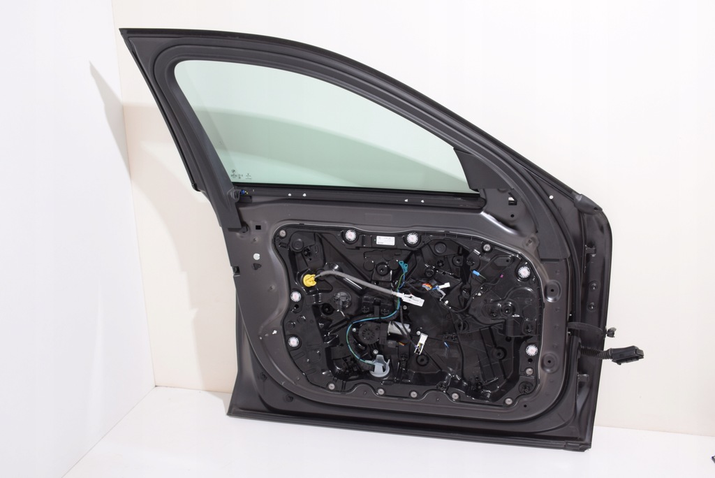 фото №9, Bmw 7 g70 дверь левая перед полный автоматический c64 frozen deep grey ii