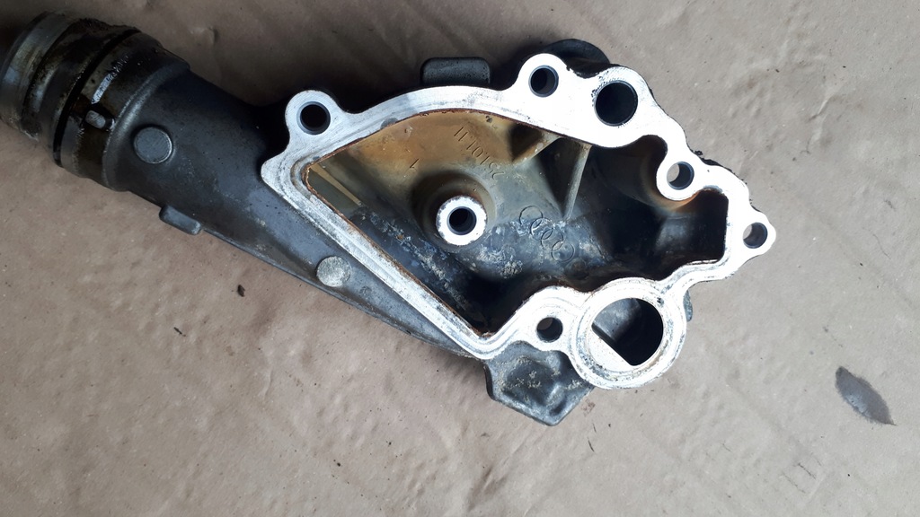 фото №7, Audi оригинальный номер 06e121161an корпус термостата