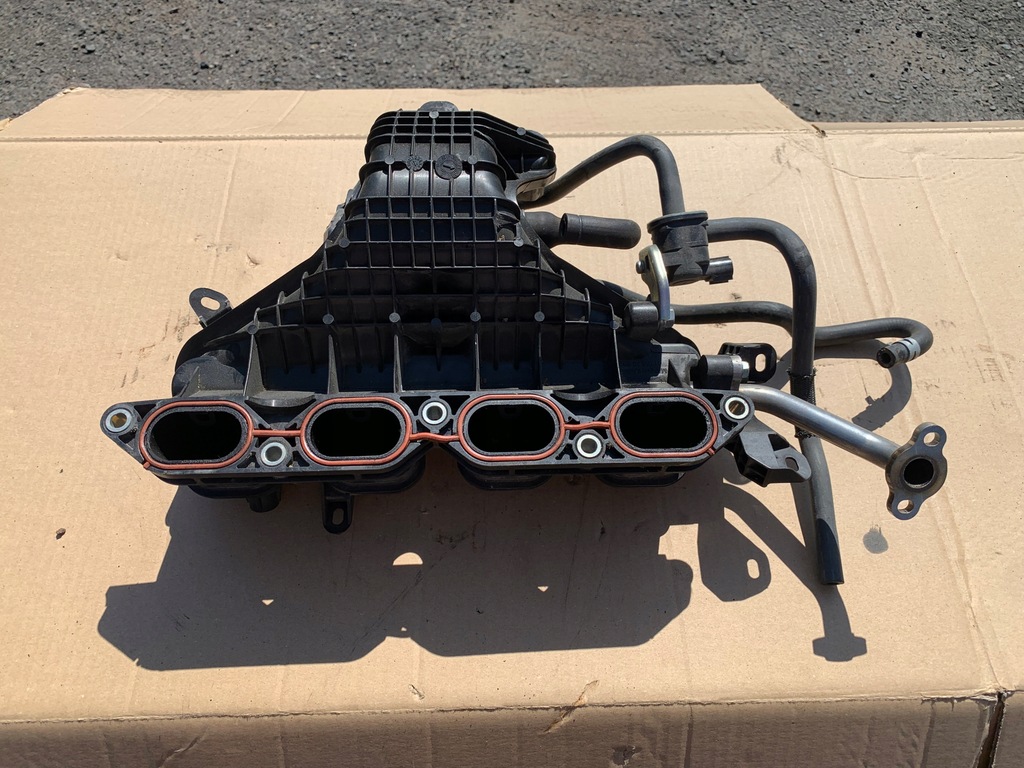 фото №1, Коллектор всасывающий 1105869s01 auris prius hybrid