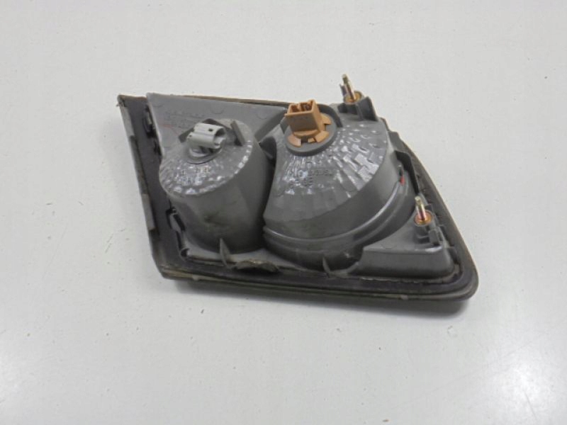 фото №5, Mazda 6 i gg лампа задняя правая с крышки 5d lift