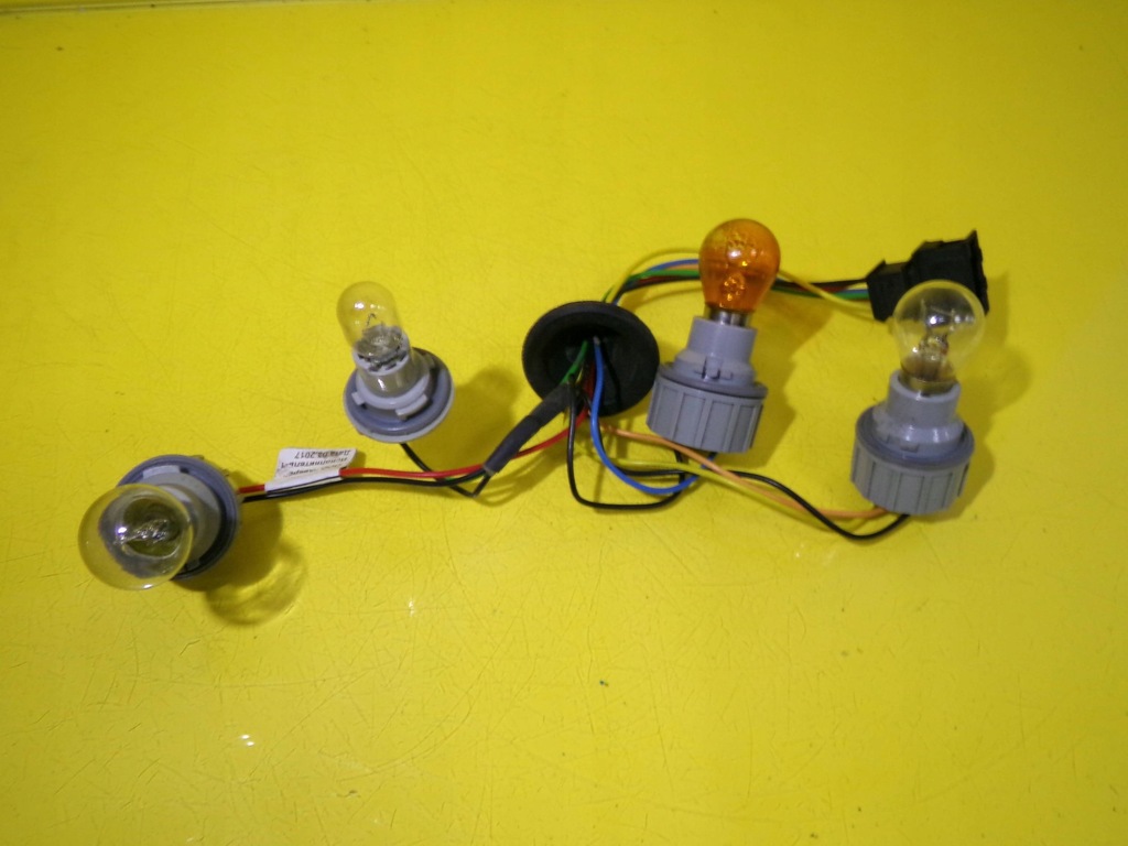 фото №7, Вкладыш лампы цоколь лампочка жгут лампы правый задняя lada kalina ii nr1152