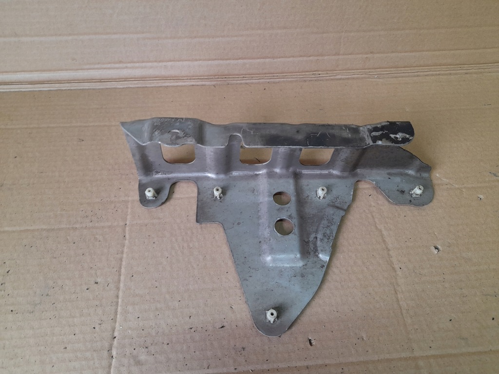 фото №1, Кронштейн защита тепловой правый bmw x5 g05