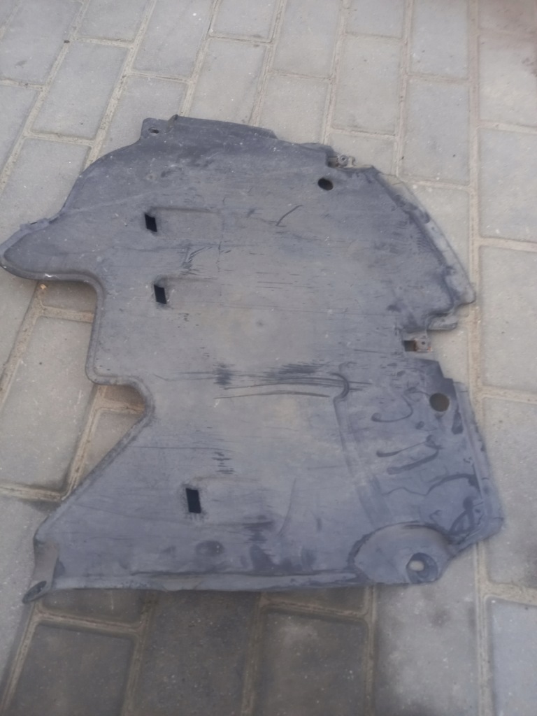 фото №1, Захист підвіска лівий задня audi a4 b9 8w0825217d