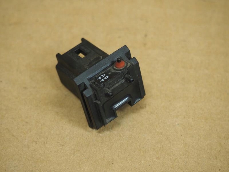 фото №1, Кнопка открывания крышки задняя citroen berlingo iii