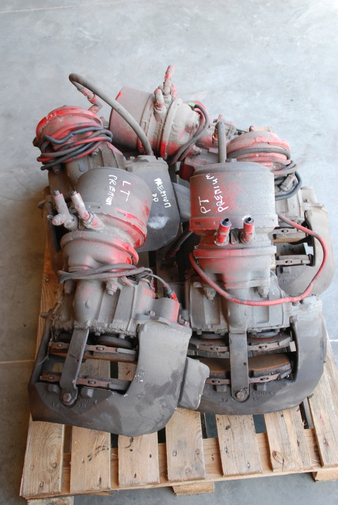 Суппорт тормозной перед задний  pomocnik premium dxi 13 Оригинал