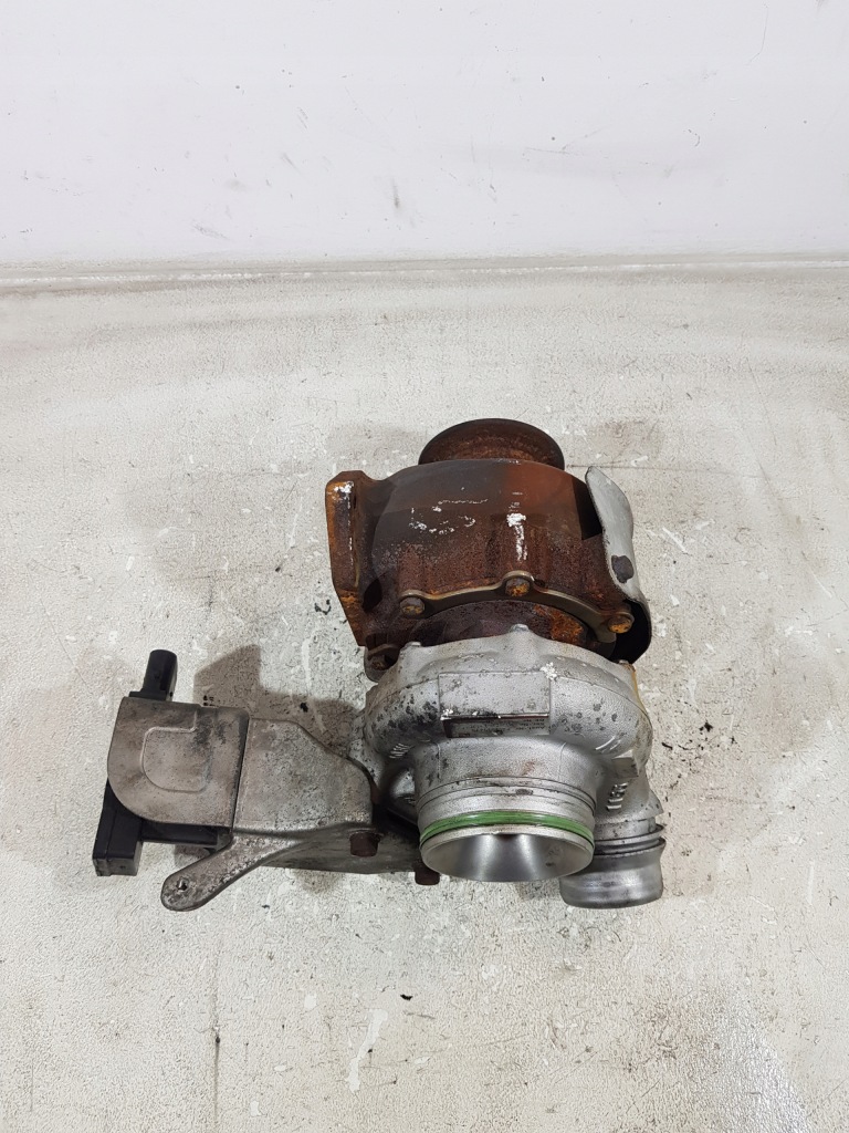 Турбонагнетатель турбина 724779 bmw e90 e91 e87 e60 2.0d n47d20a с Разборки