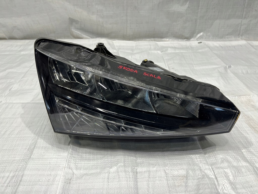 фото №1, Skoda scala лампа передняя правая 90176072