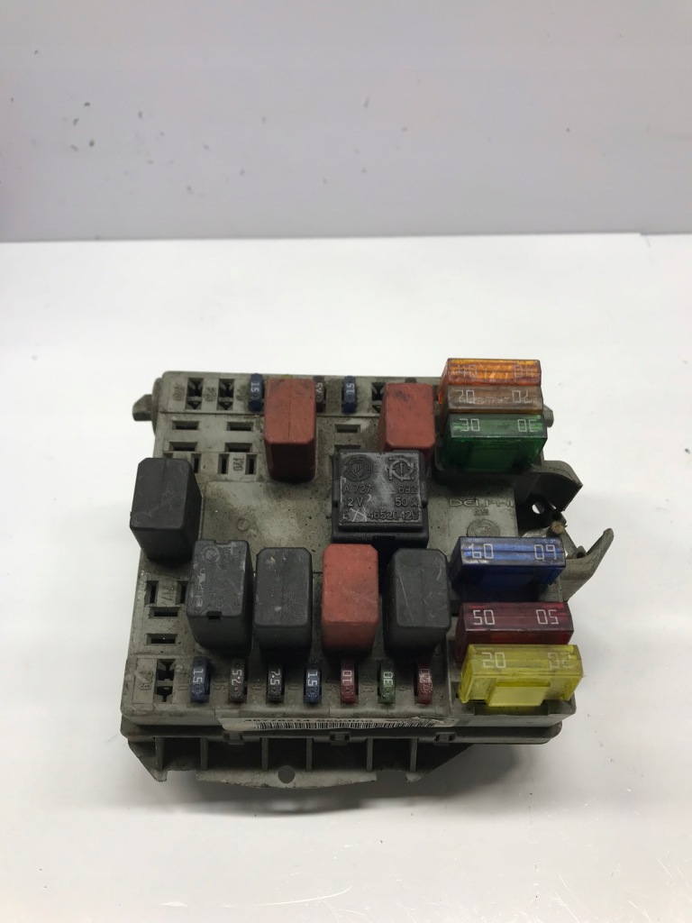 Купити Коробка запобіжників 46776274 fiat doblo 1.6 16v