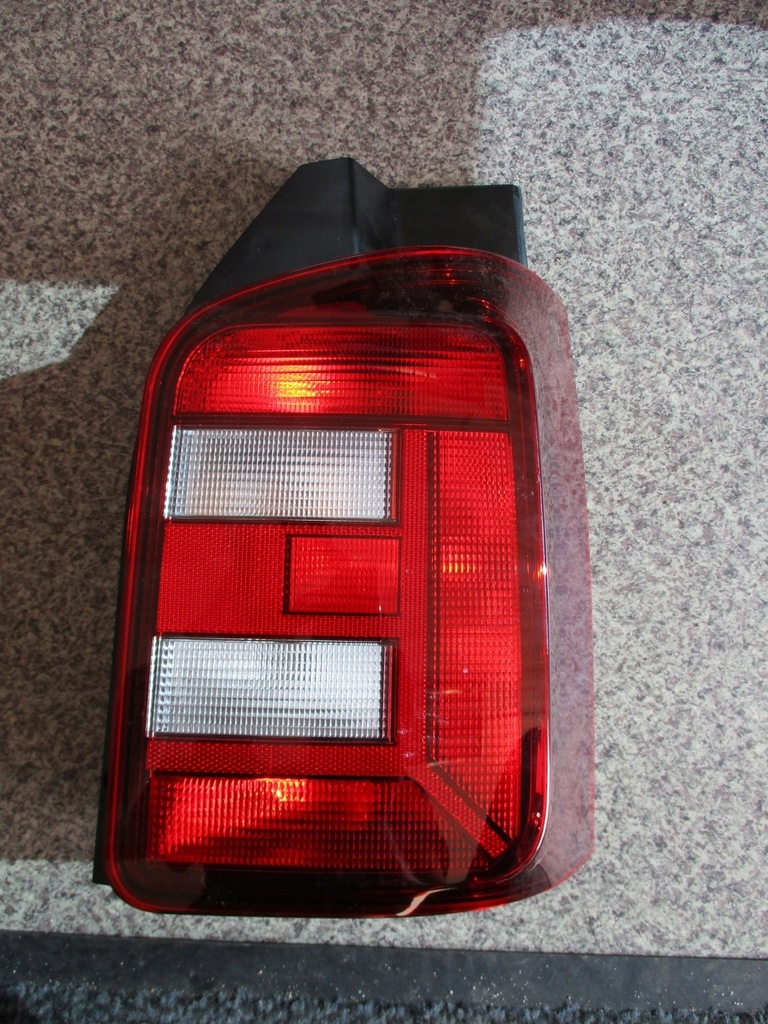 фото №1, Vw t6 15 do 19 rok лампа метелик задня
