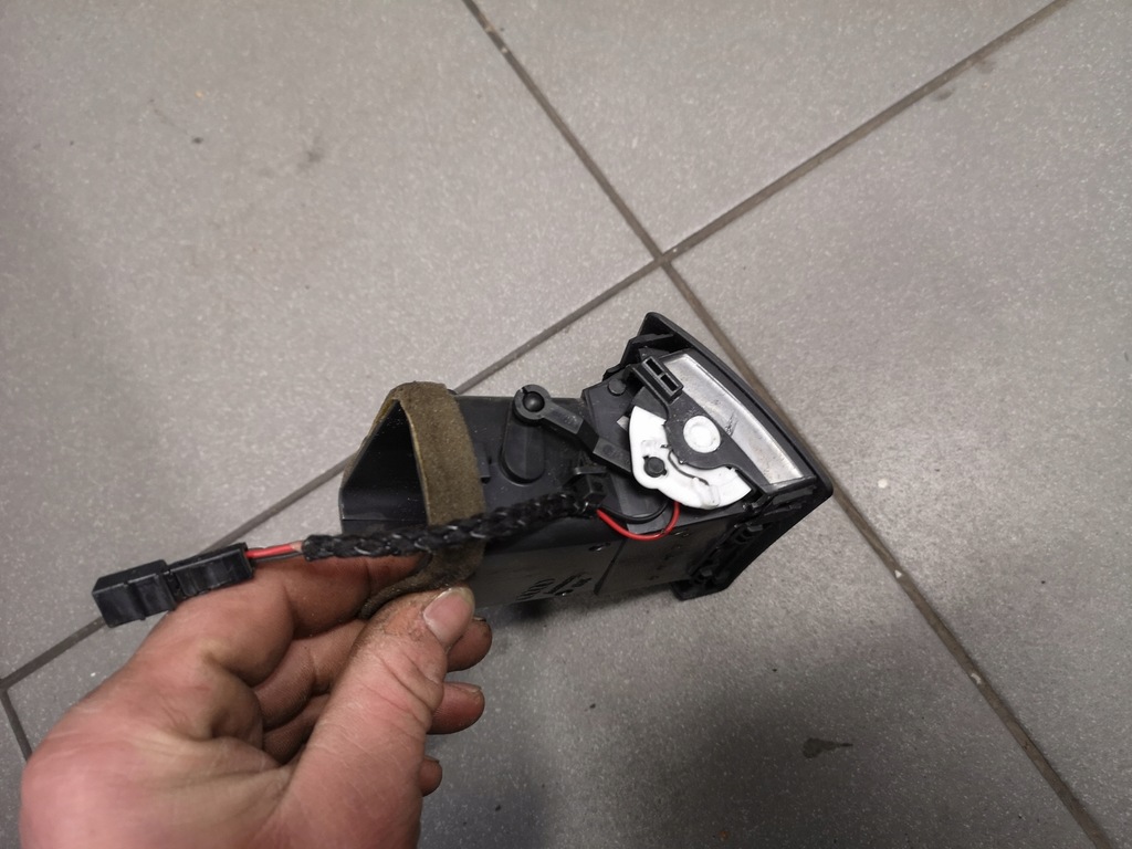 фото №6, Решётка обдув правая audi a4 b6 8e0820902f