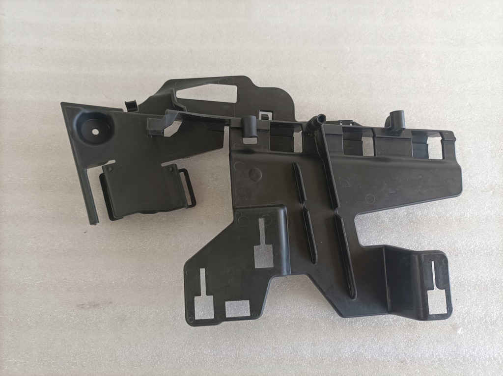 фото №1, Ford fiesta mk7 кронштейн кронштейн замка перед правый