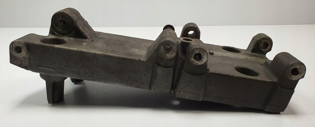 фото №2, Кронштейн основа генератора volvo 960 v90 9135170