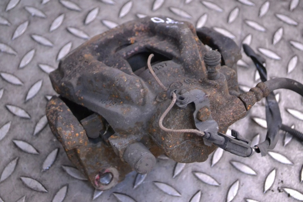 фото №2, Alfa romeo giulietta 2011 правая сторона суппорт тормозной передний